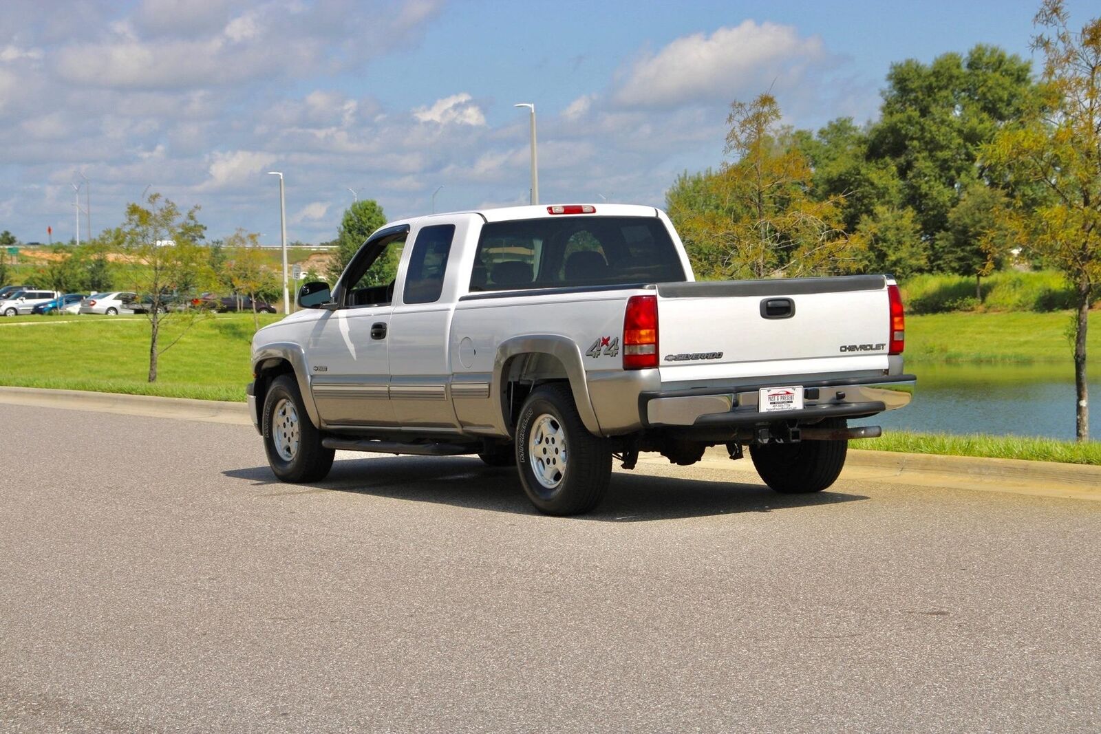 2000 chevrolet silverado 1500 4x4 5.3 liter ls v8 engine, like new