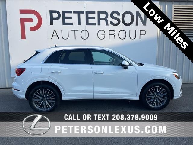 2022 audi q3 40 premium