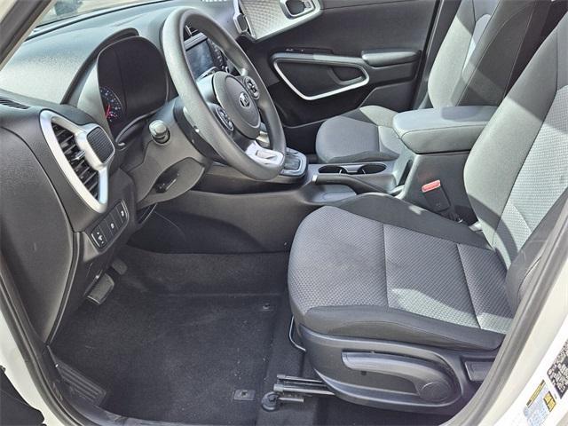 2021 kia soul lx