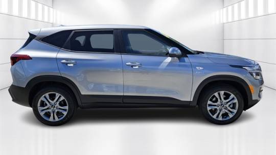 2022 kia seltos lx