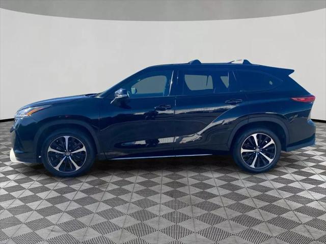 2021 toyota highlander xse