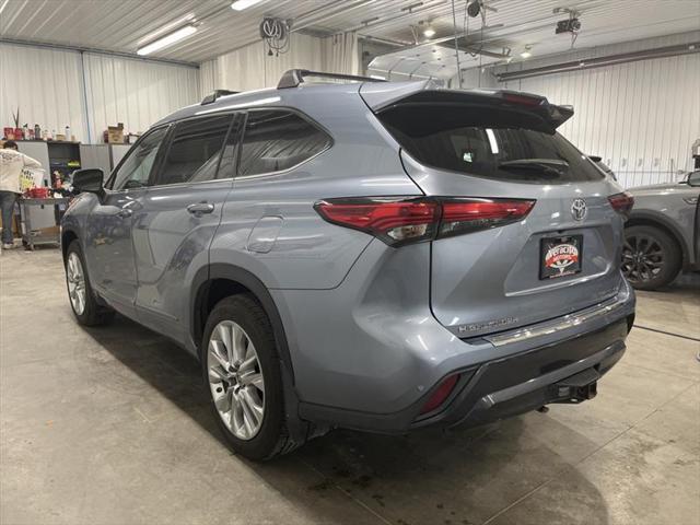 2022 toyota highlander limited