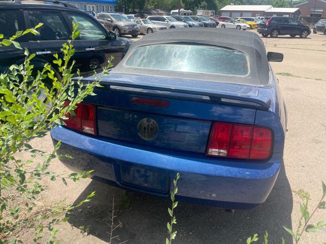 2006 ford mustang base