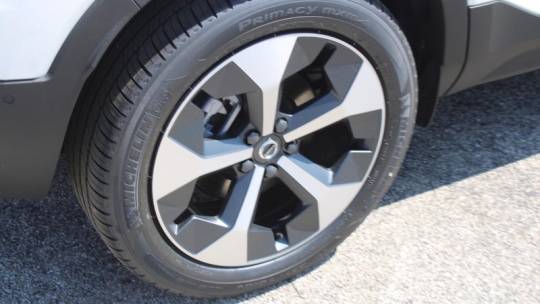 2025 Volvo XC40