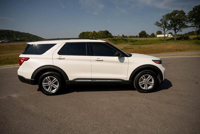 2022 ford explorer xlt