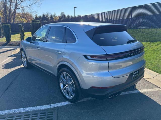 2024 porsche cayenne base