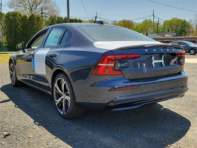 2024 volvo s60 b5 core dark theme