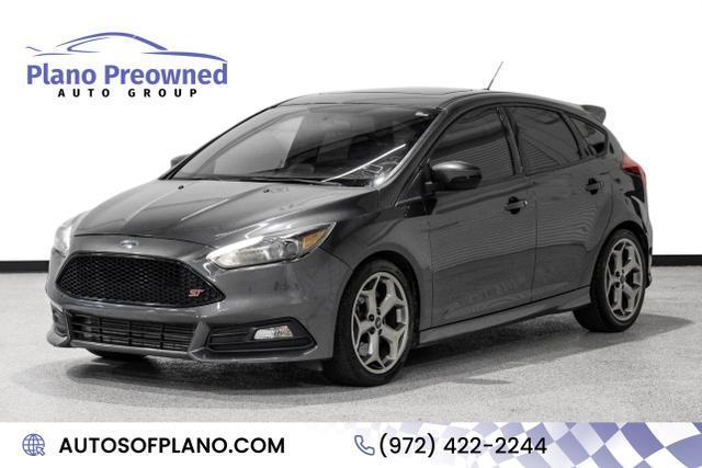 2017 ford focus st base