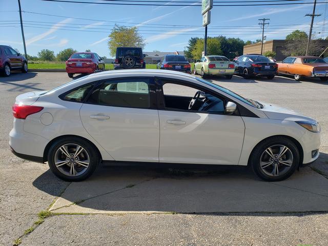 2016 ford focus se