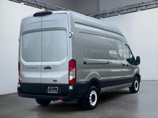 2023 ford transit-250 base