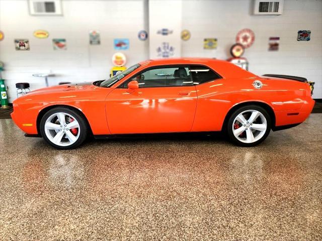 2010 dodge challenger srt8