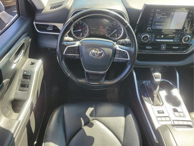 2022 toyota highlander xle