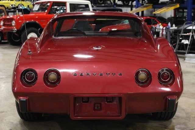 1975 chevrolet corvette 2897 miles red coupe automatic