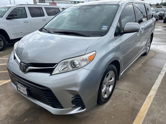 2020 toyota sienna le