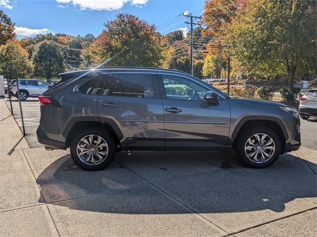 2022 toyota rav4 hybrid xle premium