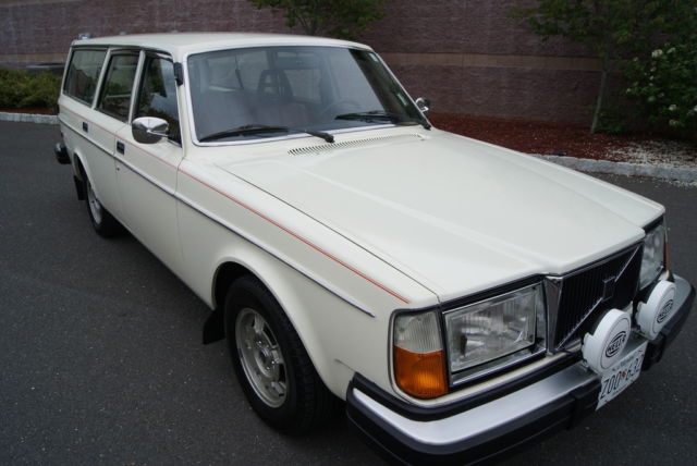 1977 volvo 245dl estate wagon special 50th anniversary all original documents !!
