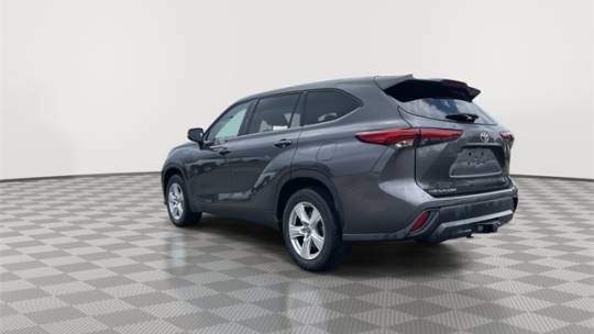 2021 toyota highlander le