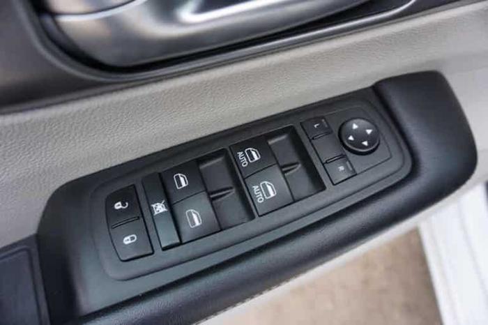2022 chrysler pacifica hybrid touring l in heidelberg, minnesota