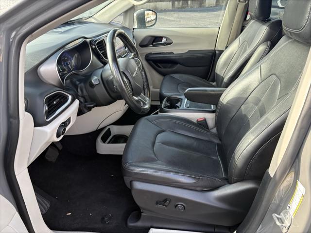 2022 chrysler pacifica touring l