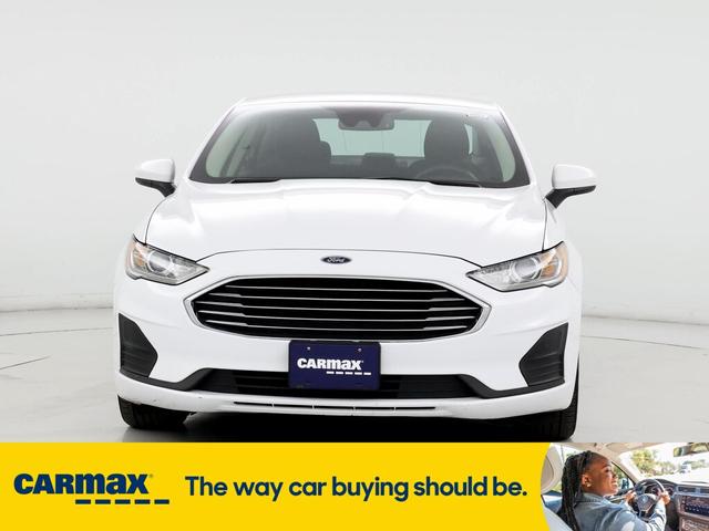 2019 ford fusion hybrid se