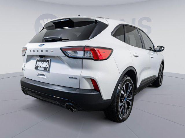 2022 ford escape se