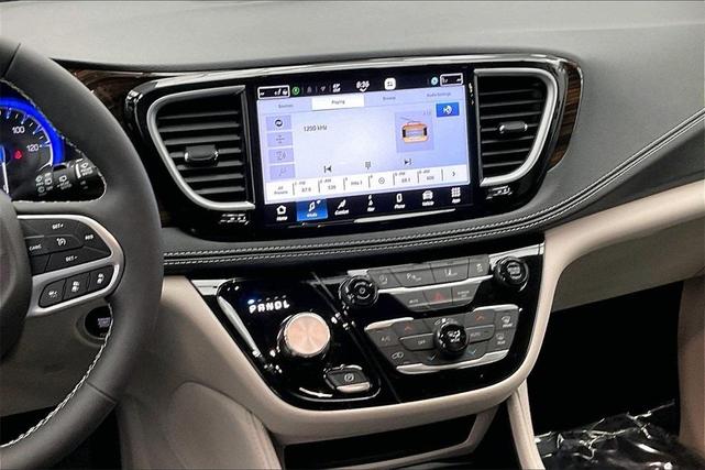 2023 chrysler pacifica limited