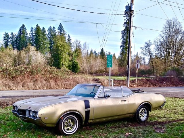 1968 oldsmobile 442 convertible all matching numbers 96,000 orig miles 2'owner
