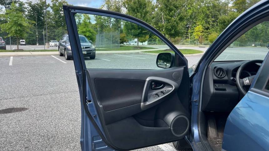 2011 toyota rav4 sport
