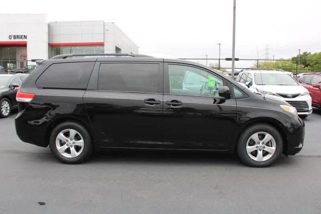 2014 toyota sienna le
