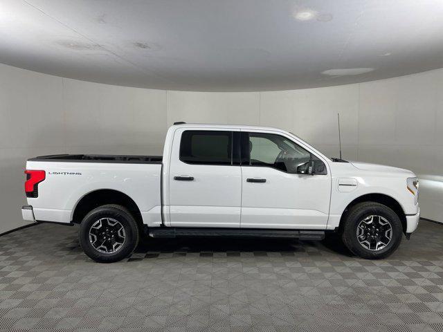 2022 ford f-150 lightning xlt