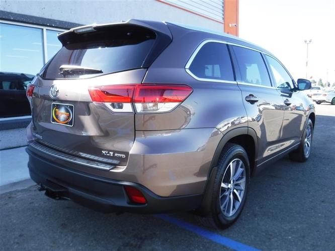 used 2018 toyota highlander xle bismarck, nd 58504 for sale in bismarck, north dakota