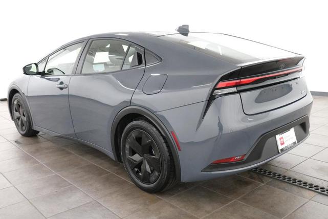 2024 toyota prius le