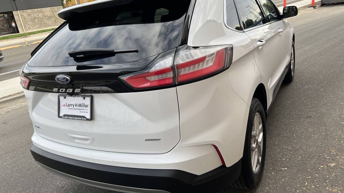 2022 ford edge sel