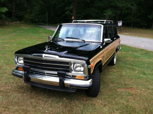 1990 jeep grand wagoneer - 36973 miles - no reserve - black and burgundy finish