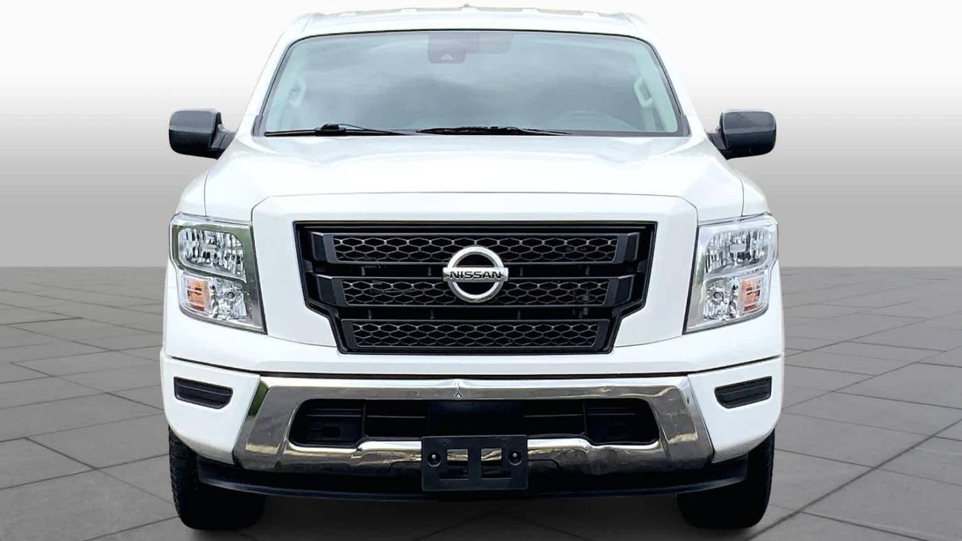 2022 nissan titan sv
