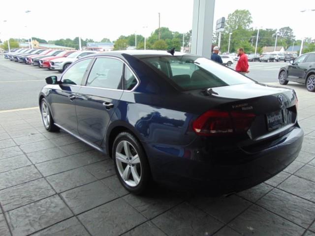 2013 volkswagen passat se pzev se pzev 4dr sedan 6a w/ sunroof and navigation for sale in dover, delaware