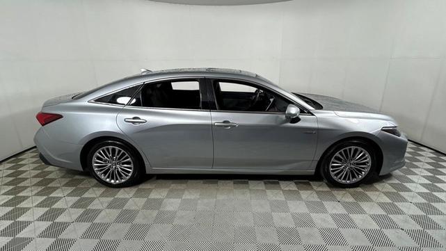2019 toyota avalon hybrid limited