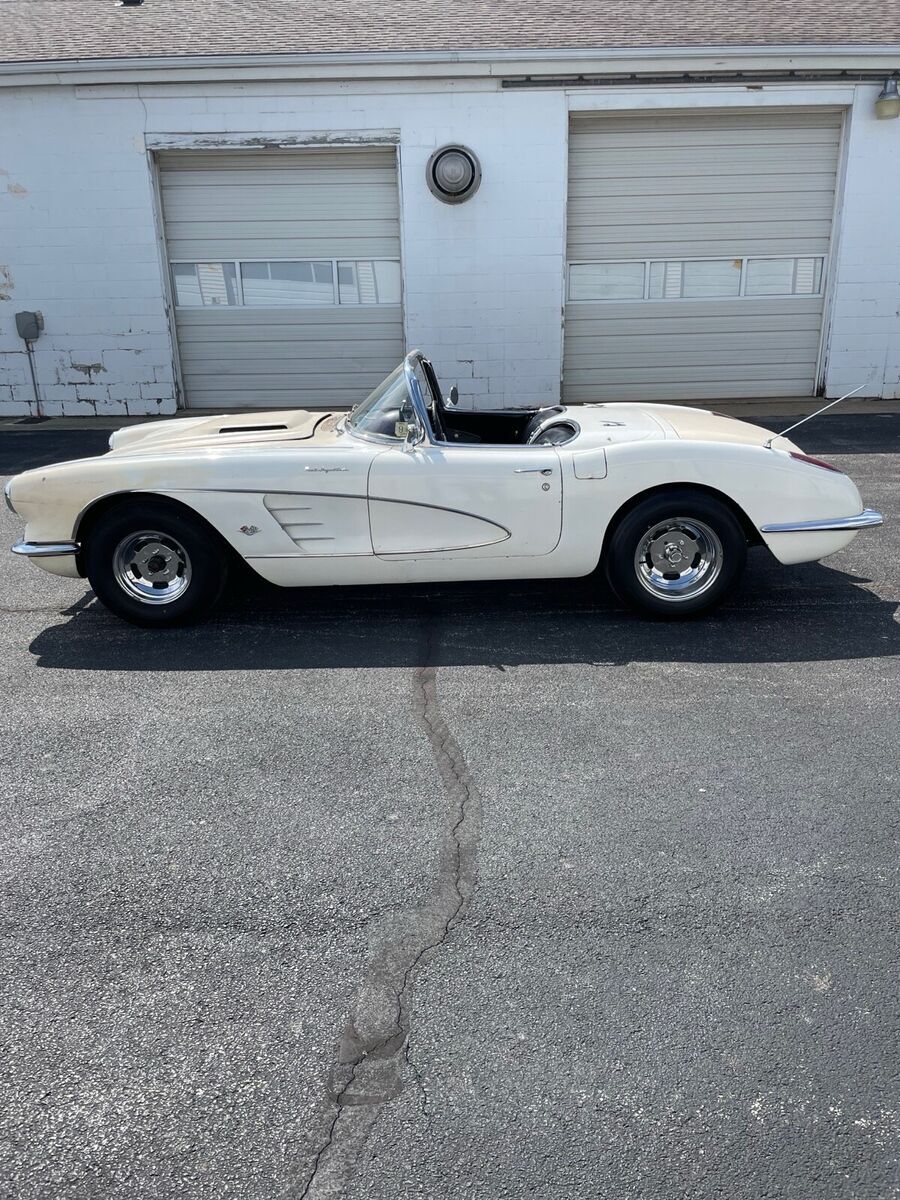 1959 chevrolet corvette white 2 door convertible