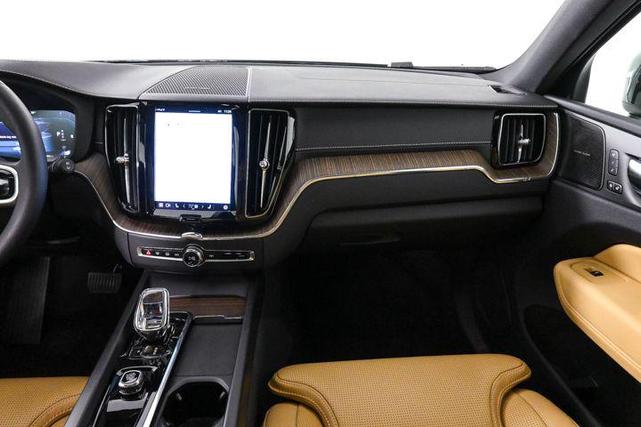 2022 volvo xc60 b5 inscription