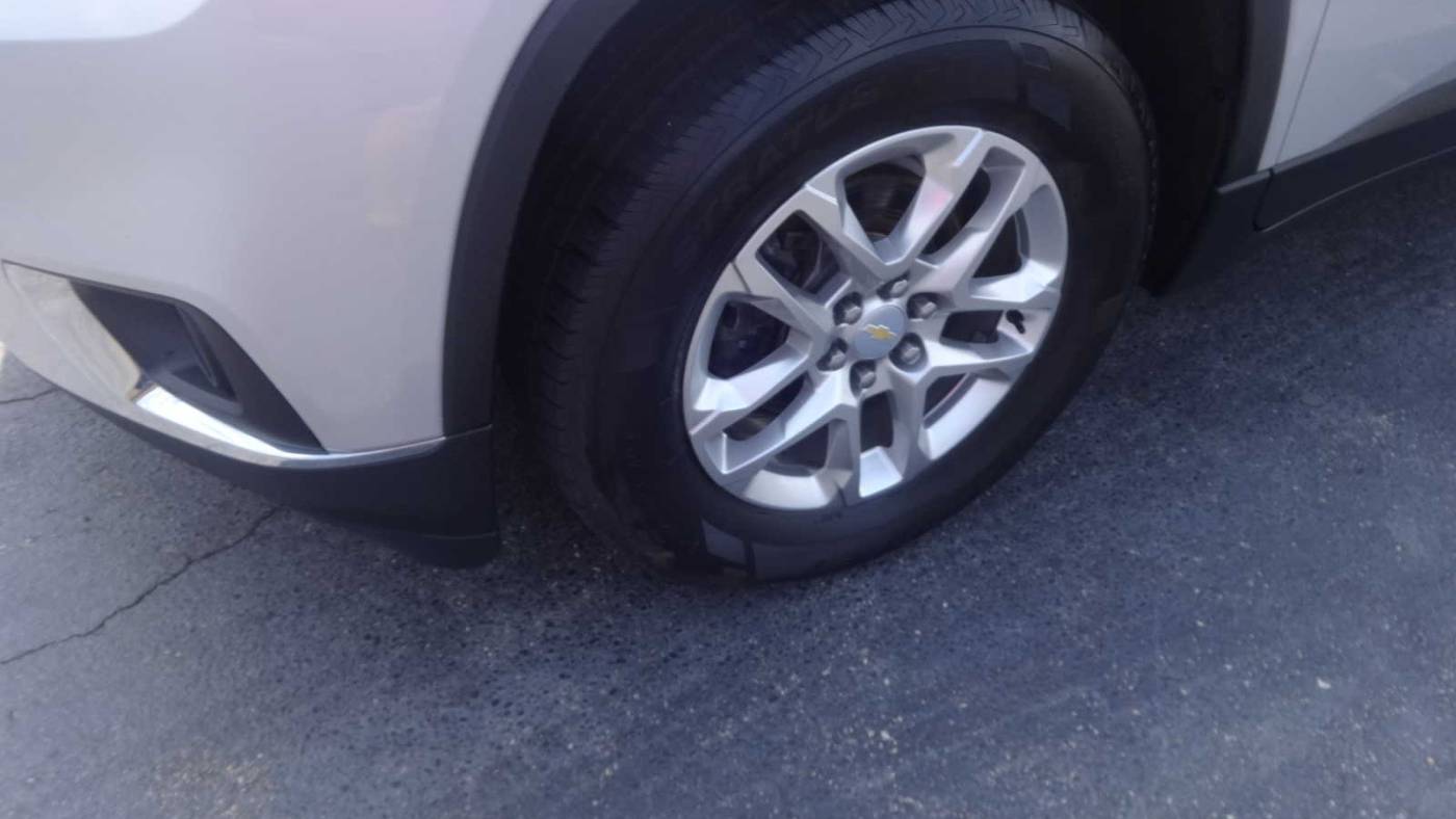 2021 chevrolet traverse lt cloth
