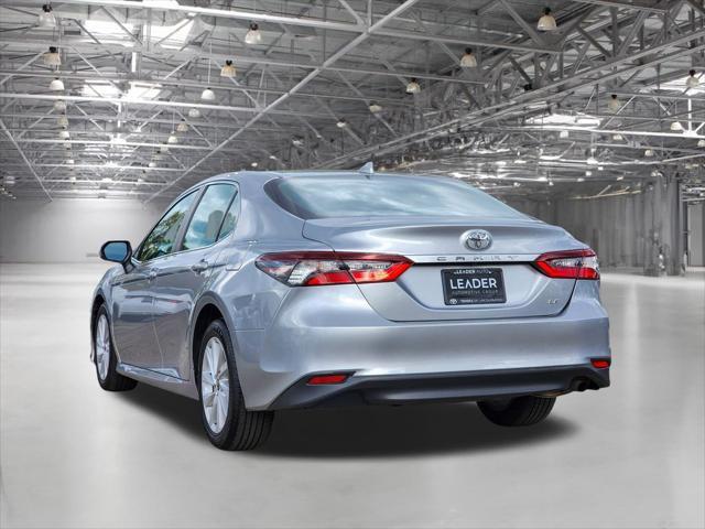 2022 toyota camry le