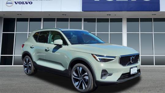 2025 Volvo XC40