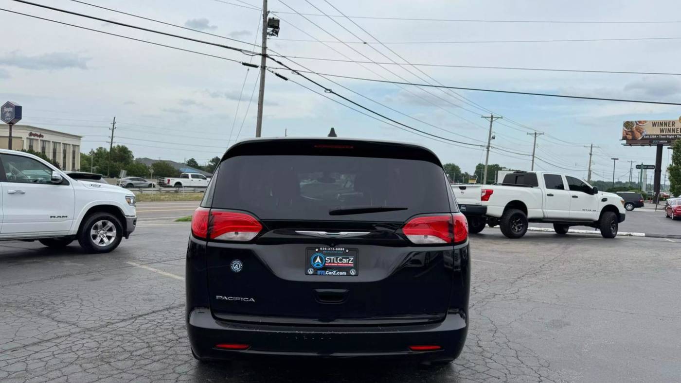 2017 chrysler pacifica lx