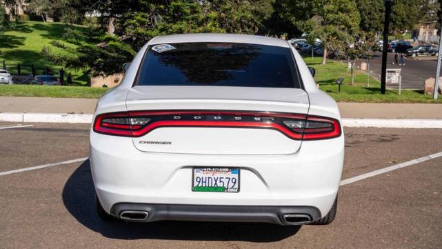 2017 dodge charger se