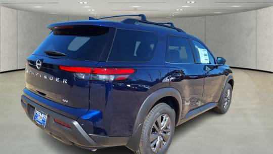 2024 Nissan Pathfinder sv