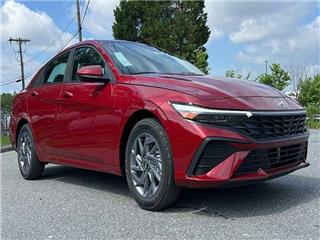 2024 Hyundai Elantra blue