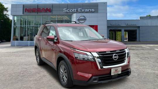2024 Nissan Pathfinder sv