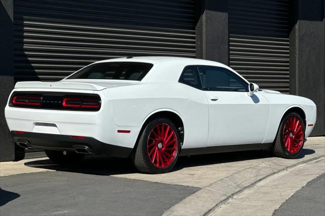 2018 dodge challenger sxt