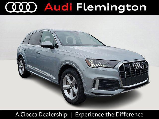 2024 audi q7 45 premium plus