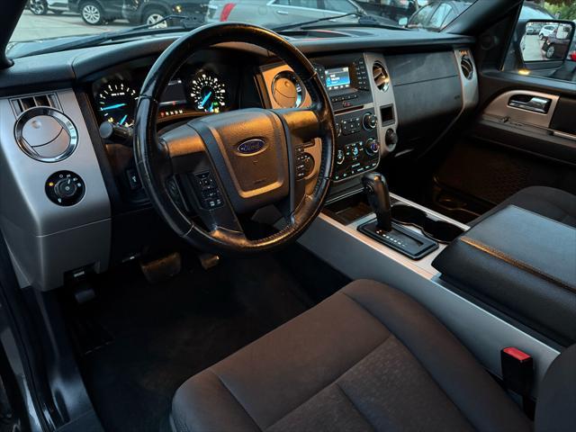2016 ford expedition xlt